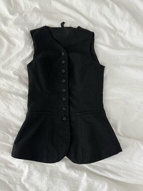 H&M Black Sleeveless Button-Front Vest